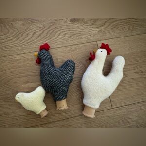 Set of three Chickens
